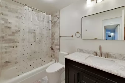 201 E Chestnut Street #18F, Chicago, IL 60611 - Photo 17