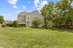460 Vaughn Cir, Aurora, IL 60502 - Photo 25