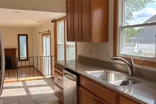 2135 Derby Ct, Wheaton, IL 60189 - Photo 7