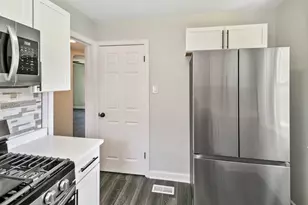 9516 Jackson Ave, Brookfield, IL 60513 - Photo 7
