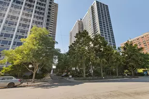 4250 N Marine Dr, Chicago, IL 60613 - Photo 1