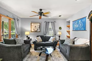 133 N Elroy Ave, Bartlett, IL 60103 - Photo 9