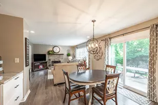254 Mayfair Ln, South Elgin, IL 60177 - Photo 17