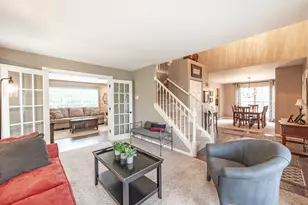 254 Mayfair Ln, South Elgin, IL 60177 - Photo 5