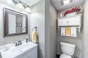 254 Mayfair Ln, South Elgin, IL 60177 - Photo 21