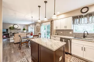 254 Mayfair Ln, South Elgin, IL 60177 - Photo 13