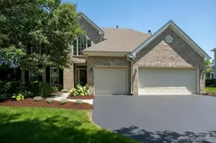 940 Hodge Ln, Batavia, IL 60510 - Photo 1