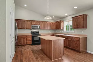 609 N Glover Ct, Saint John, IL 61873 - Photo 17