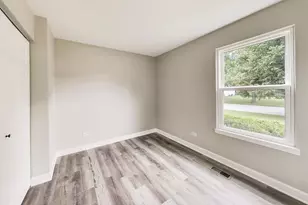 1005 Wembley Dr, Island Lake, IL 60042 - Photo 17