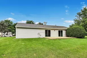 1005 Wembley Dr, Island Lake, IL 60042 - Photo 23