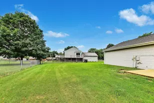 1005 Wembley Dr, Island Lake, IL 60042 - Photo 25