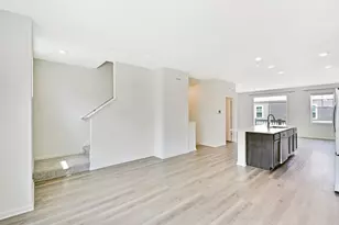 2129 Yellowstone Blvd, Mundelein, IL 60060 - Photo 7