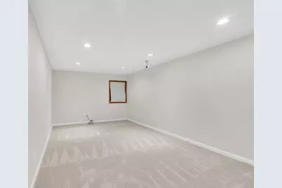 450 Berkshire Drive, Crystal Lake, IL 60014 - Photo 17