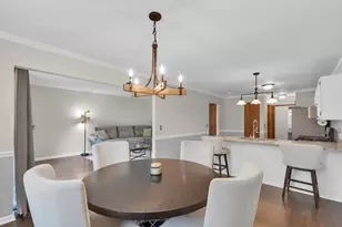 450 Berkshire Dr, Crystal Lake, IL 60014 - Photo 5