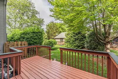 450 Berkshire Drive, Crystal Lake, IL 60014 - Photo 23