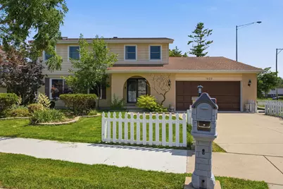 1623 W Bray Court, Arlington Heights, IL 60005 - Photo 1