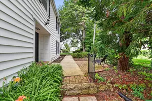 724 Reynolds St, Rockford, IL 61103 - Photo 5