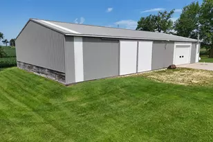 312 E Buckeye Rd, Dakota, IL 61018 - Photo 39