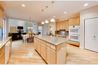 411 Periwinkle Way, Prospect Heights, IL 60070 - Photo 15