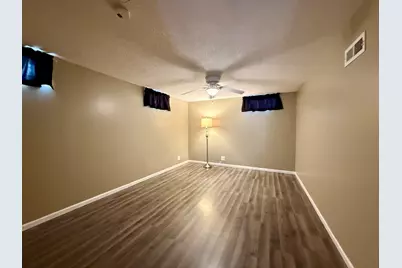 101 S Fairview Place, Clifton, IL 61727 - Photo 15