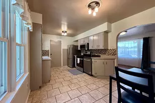 101 S Fairview Pl, Clifton, IL 61727 - Photo 5