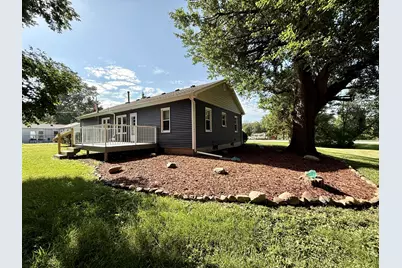 101 S Fairview Place, Clifton, IL 61727 - Photo 23