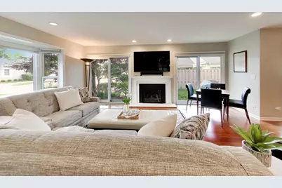 7 The Court Of Hidden Bay, Northbrook, IL 60062 - Photo 5