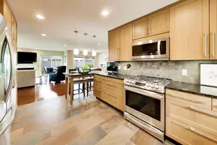 7 The Court Of Hidden Bay, Northbrook, IL 60062 - Photo 11