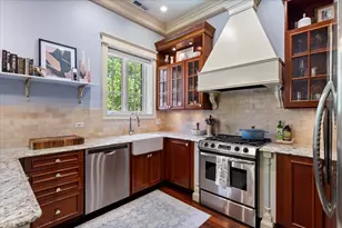 841 W Wellington Ave, Chicago, IL 60657 - Photo 5