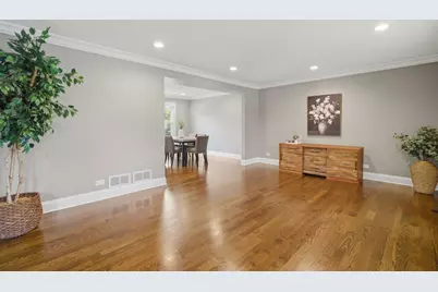 1022 Hobson Drive, Buffalo Grove, IL 60089 - Photo 7
