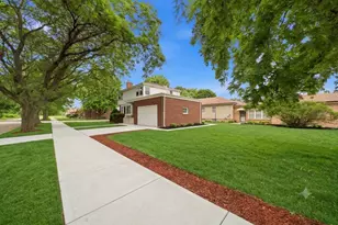 11659 S Maplewood Ave, Chicago, IL 60655 - Photo 3
