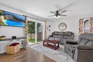 22 W Bluebell Ave, Cortland, IL 60112 - Photo 11