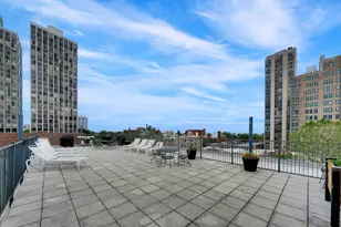 2300 N Commonwealth Ave, Chicago, IL 60614 - Photo 17