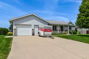 1415 Bethany Ln, Pontiac, IL 61764 - Photo 3