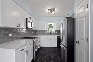 120 Hampton Ave, Westmont, IL 60559 - Photo 3