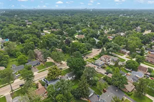 1110 N President St, Wheaton, IL 60187 - Photo 31