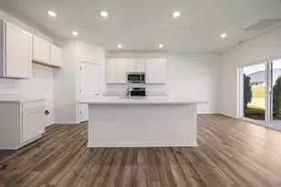 668 Cassia Ct, Crystal Lake, IL 60012 - Photo 5