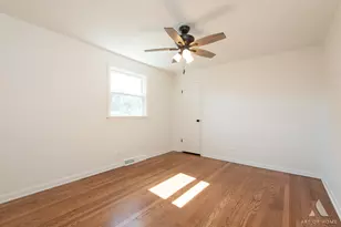 5854 W 81st Pl, Burbank, IL 60459 - Photo 11