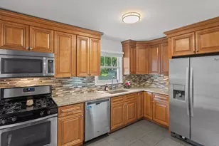 715 E Main St, Barrington, IL 60010 - Photo 9