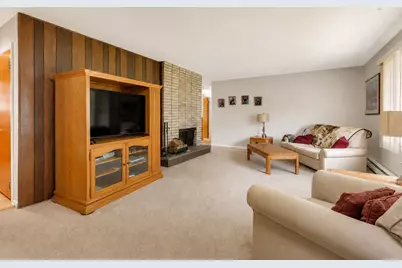 443 Glendale Road, Roselle, IL 60172 - Photo 5