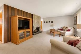443 Glendale Rd, Roselle, IL 60172 - Photo 5