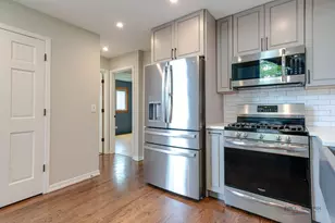 26781 N Cir Dr, Mundelein, IL 60060 - Photo 9