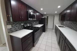1665 Coach Dr, Naperville, IL 60565 - Photo 5