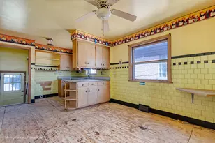 9040 S Oglesby Ave, Chicago, IL 60617 - Photo 17