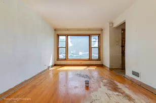 9040 S Oglesby Ave, Chicago, IL 60617 - Photo 11