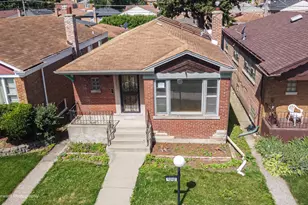 9040 S Oglesby Ave, Chicago, IL 60617 - Photo 1