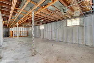 9040 S Oglesby Ave, Chicago, IL 60617 - Photo 21