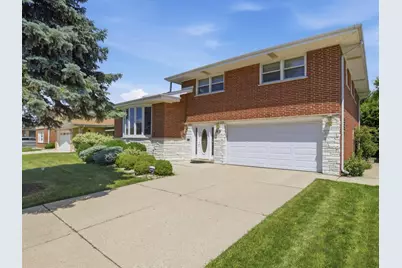 8238 W Balmoral Avenue, Chicago, IL 60656 - Photo 1