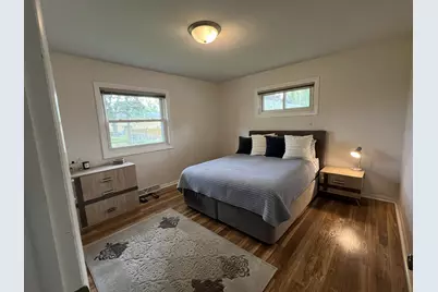 1431 E Emmerson Lane, Mount Prospect, IL 60056 - Photo 17