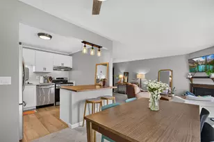 1936 N Hidden Creek Circle, Palatine, IL 60074 - Photo 7